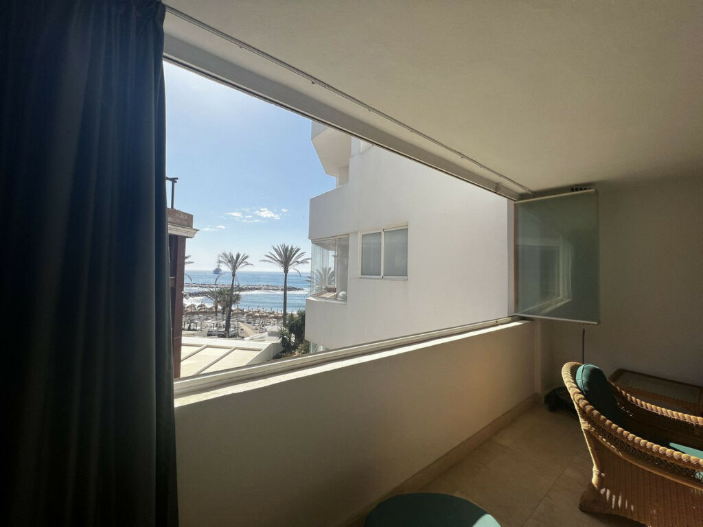 Middle Floor Apartment Puerto Banús Málaga - image 10