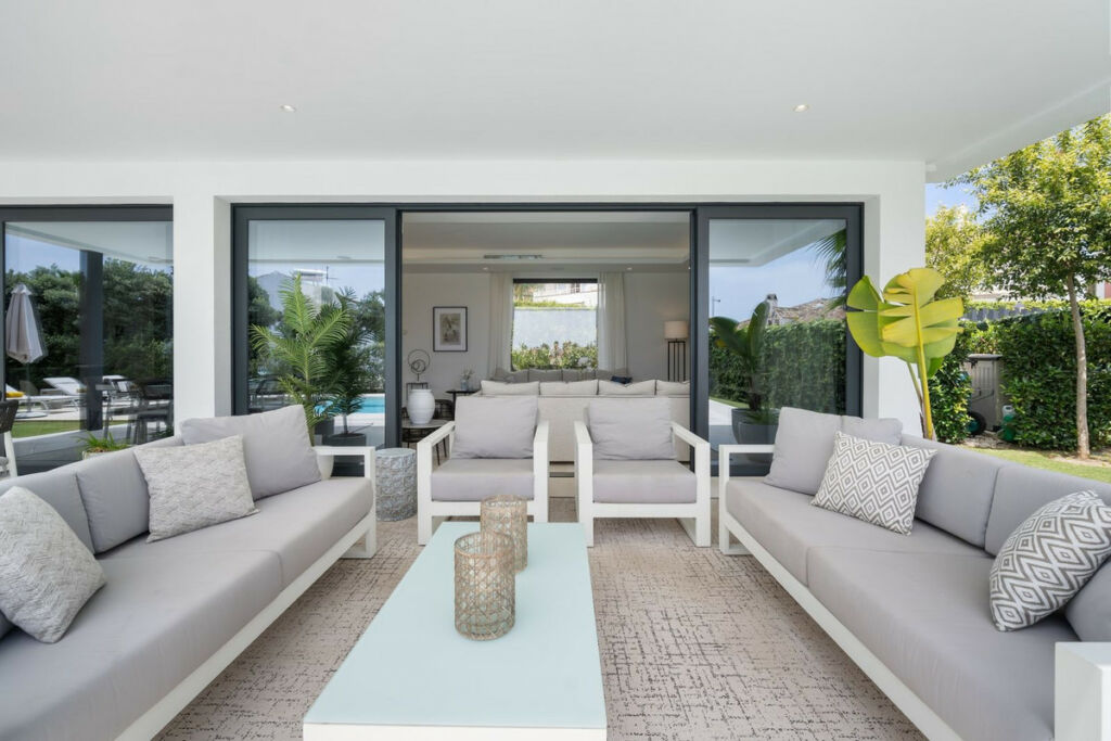 Detached Villa El Paraiso Málaga - image 10