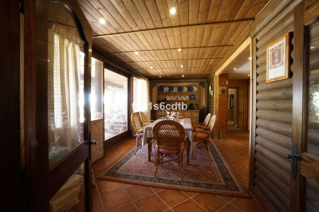 Detached Villa Monda Málaga - image 10