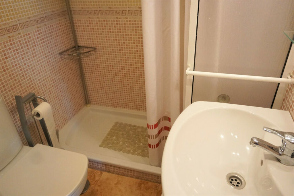 Middle Floor Apartment Caleta de Vélez Málaga - image 10