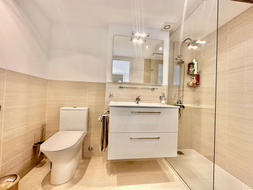 Middle Floor Apartment Marbella Málaga - image 10