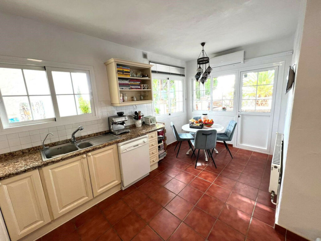 Detached Villa Mijas Málaga - image 11