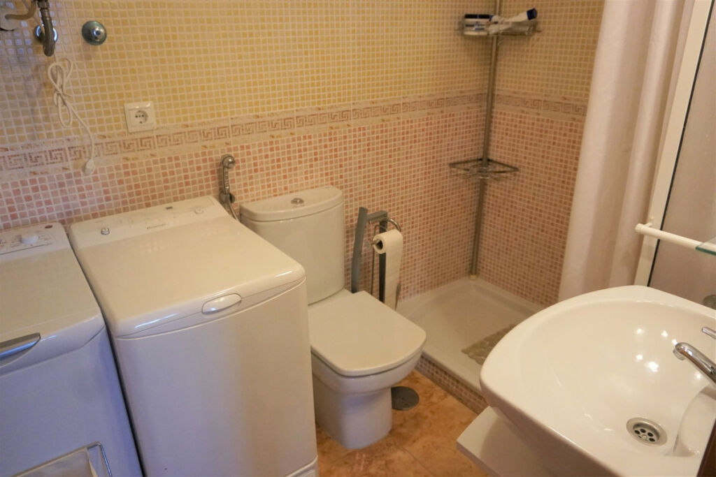 Middle Floor Apartment Caleta de Vélez Málaga - image 11