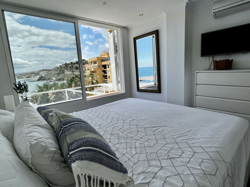 Middle Floor Apartment Benalmadena Málaga - image 11