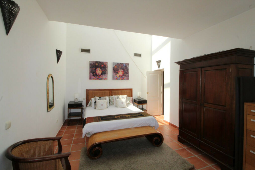 Detached Villa Sotogrande Alto Cádiz - image 14