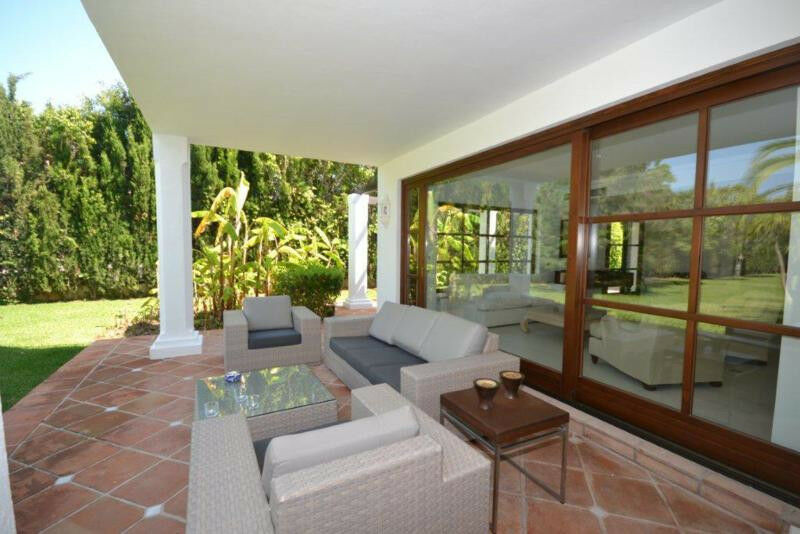 Detached Villa Guadalmina Baja Málaga - image 11