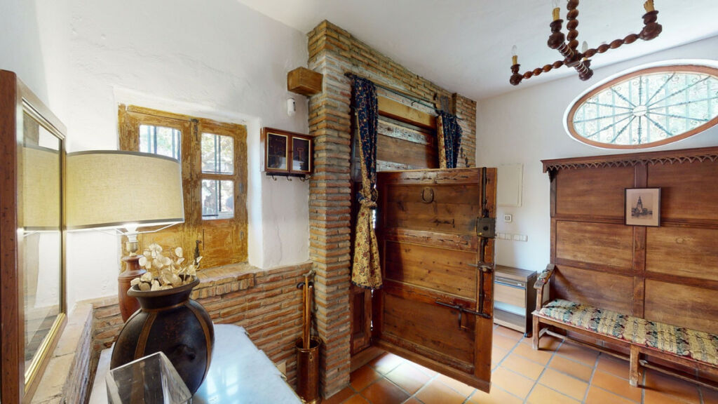 Detached Villa Sayalonga Málaga - image 11