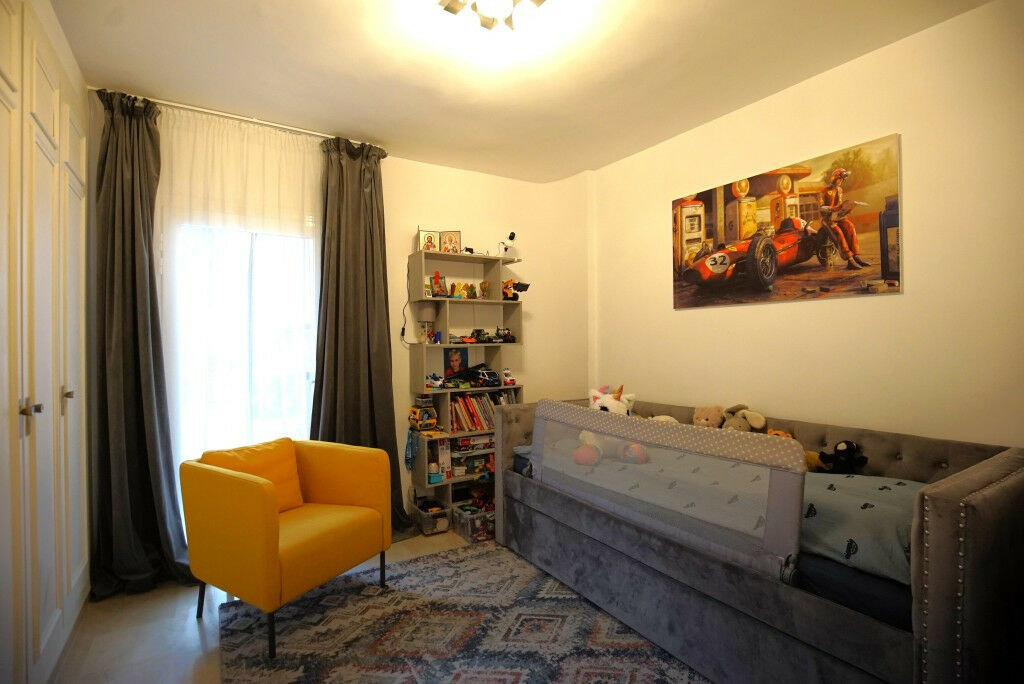 Middle Floor Apartment Estepona Málaga - image 11
