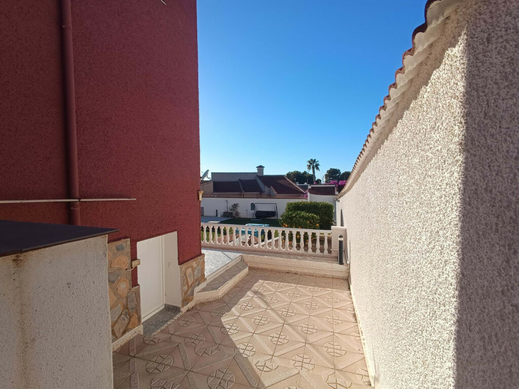 Detached Villa Ciudad Quesada Alicante - image 11