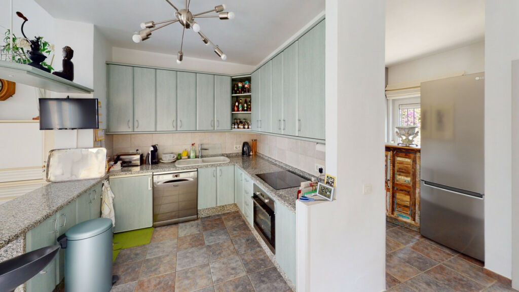 Detached Villa Sayalonga Málaga - image 11