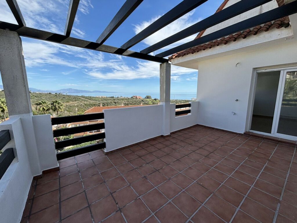 Penthouse Duplex La Duquesa Málaga - image 11