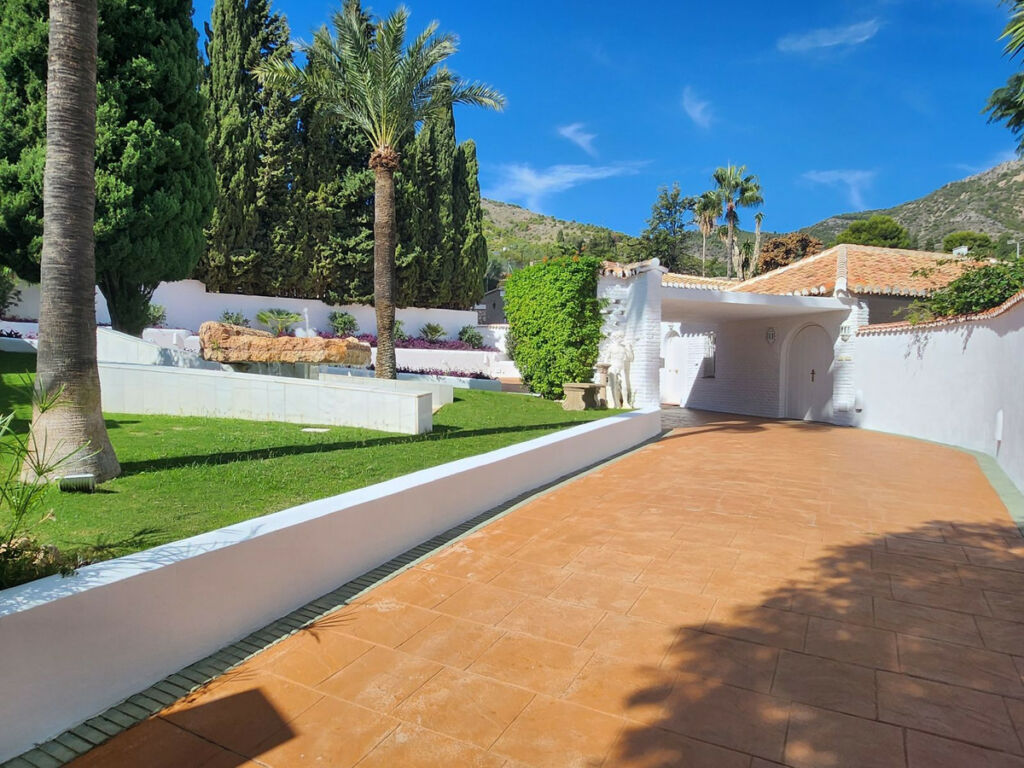 Detached Villa Benalmadena Málaga - image 11