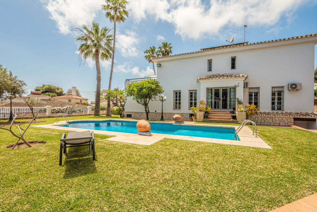 Detached Villa Benalmadena Málaga - image 11