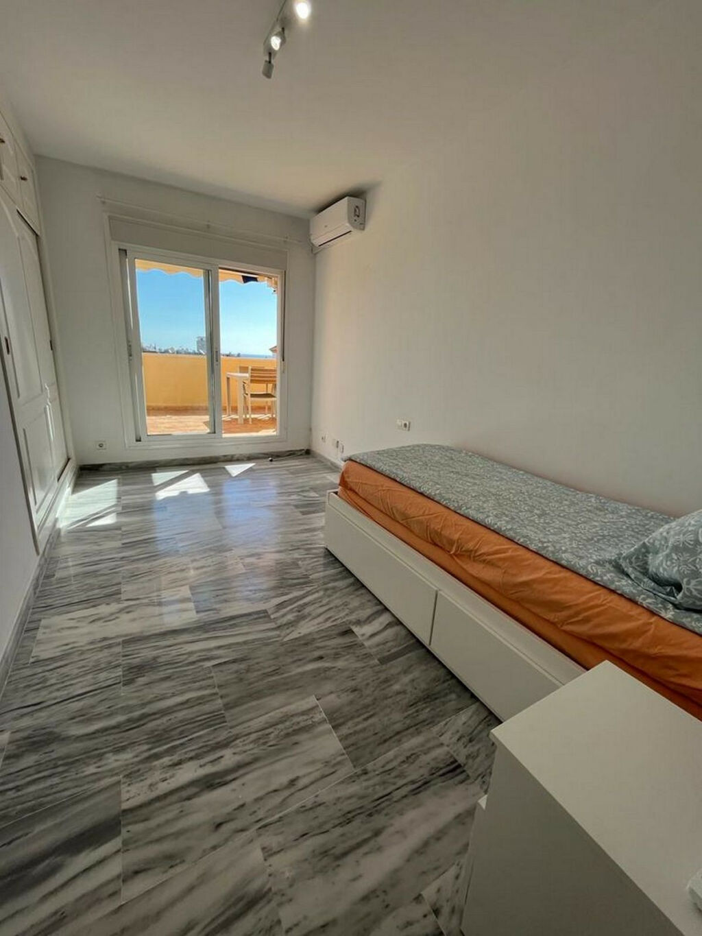 Penthouse Estepona Málaga - image 11