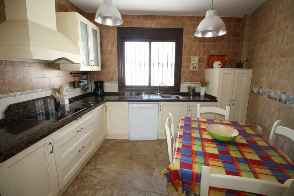 Semi-Detached House Salares Málaga - image 11