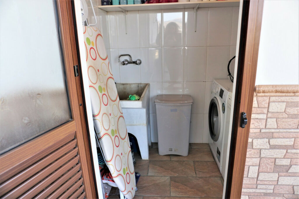 Detached Villa Sayalonga Málaga - image 11