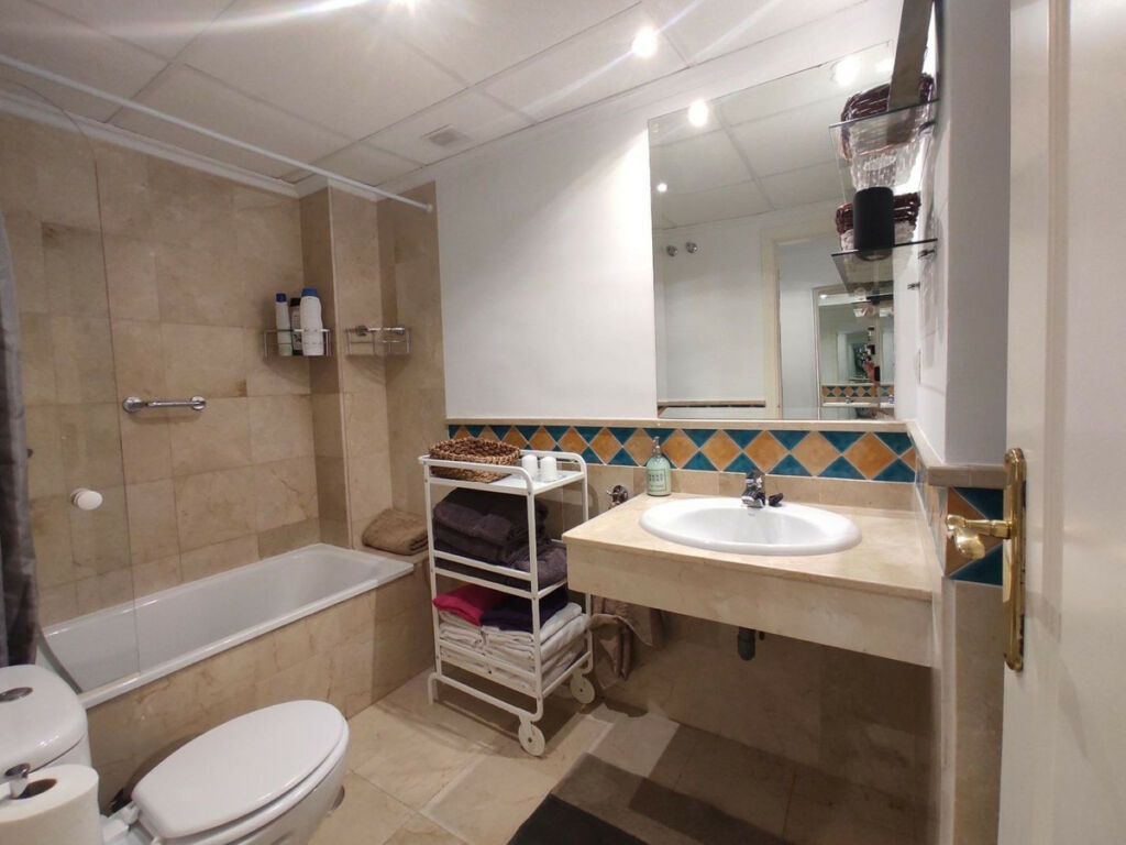 Middle Floor Apartment Marbella Málaga - image 11
