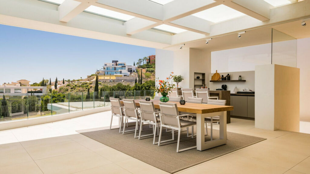 Detached Villa Benahavís Málaga - image 11