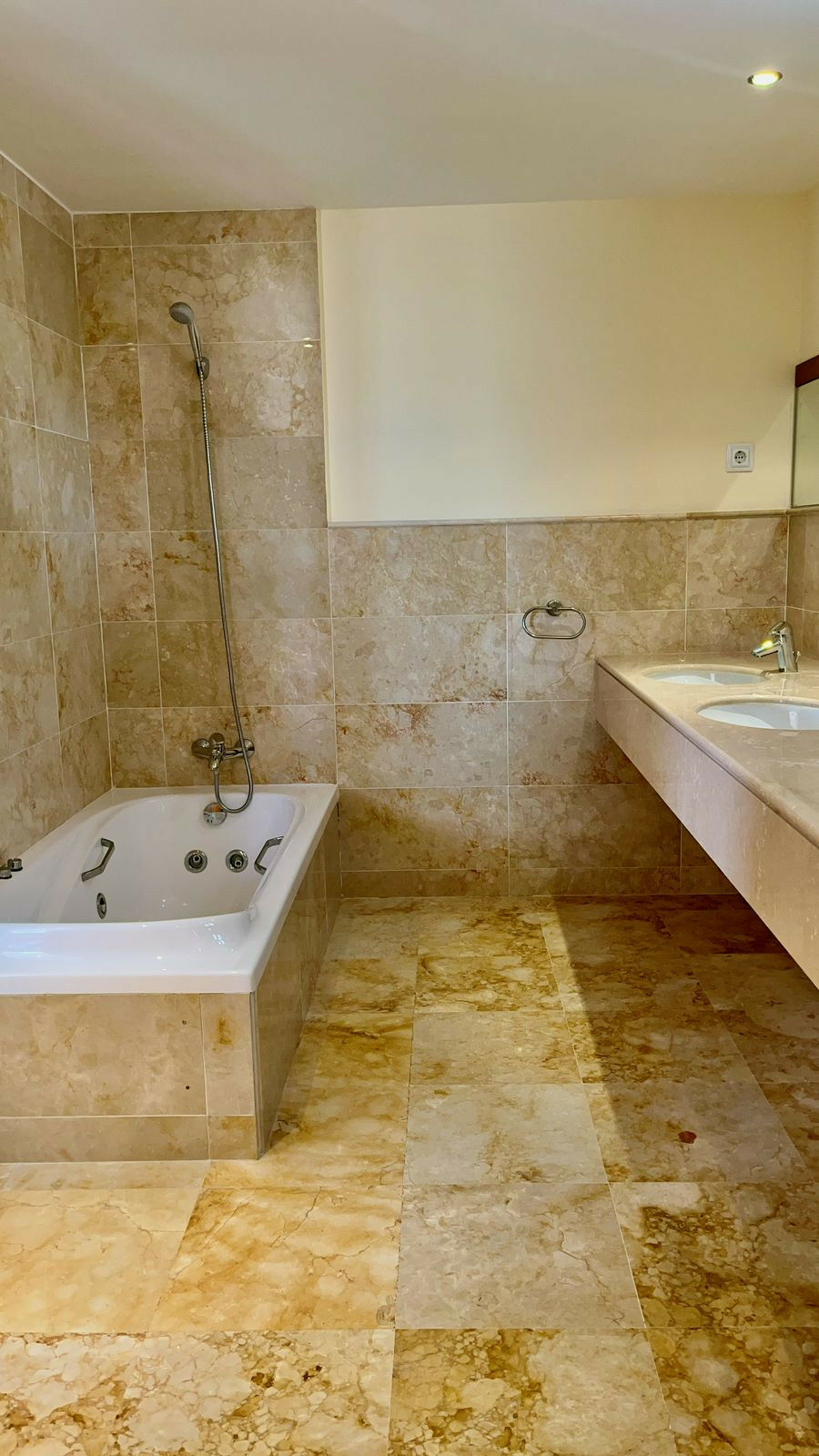 Penthouse Altos de los Monteros Málaga - image 12