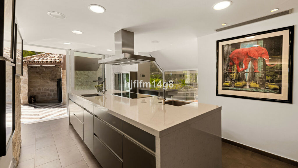 Detached Villa La Quinta Málaga - image 12
