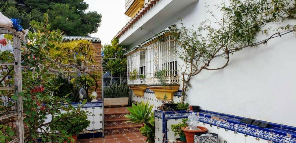 Detached Villa Alhaurín de la Torre Málaga - image 12