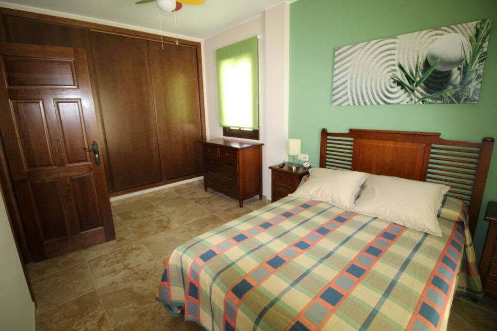 Semi-Detached House Salares Málaga - image 12