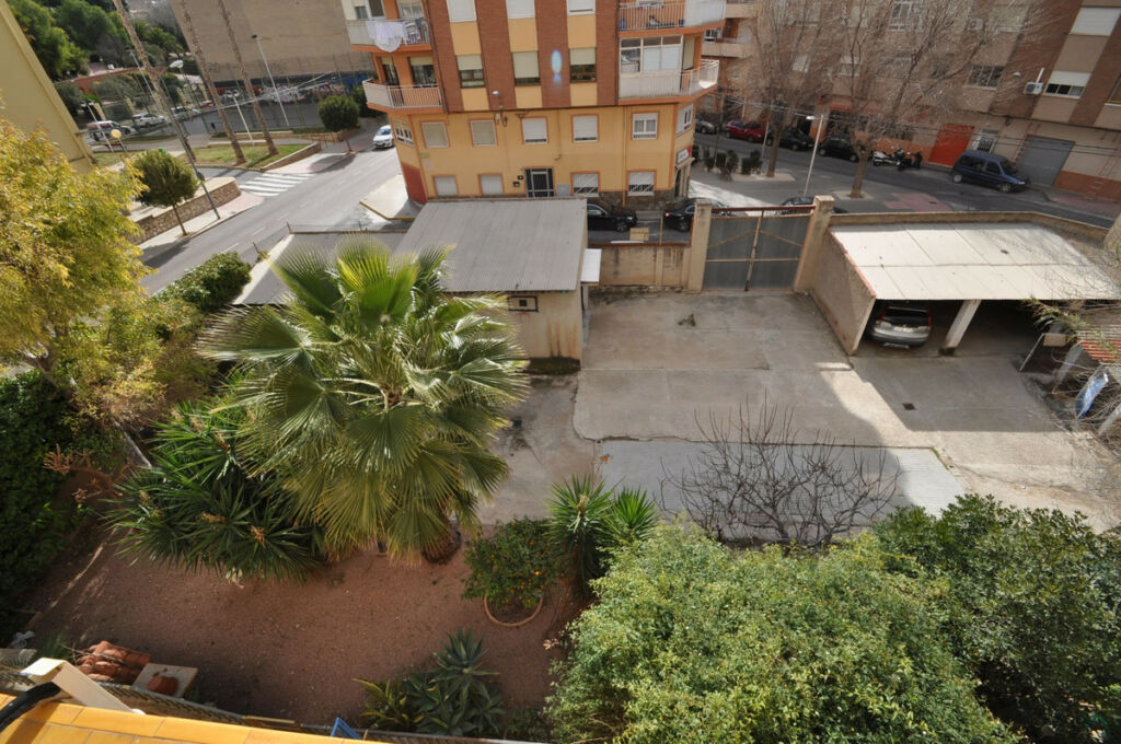 Townhouse Petrer Alicante - image 12
