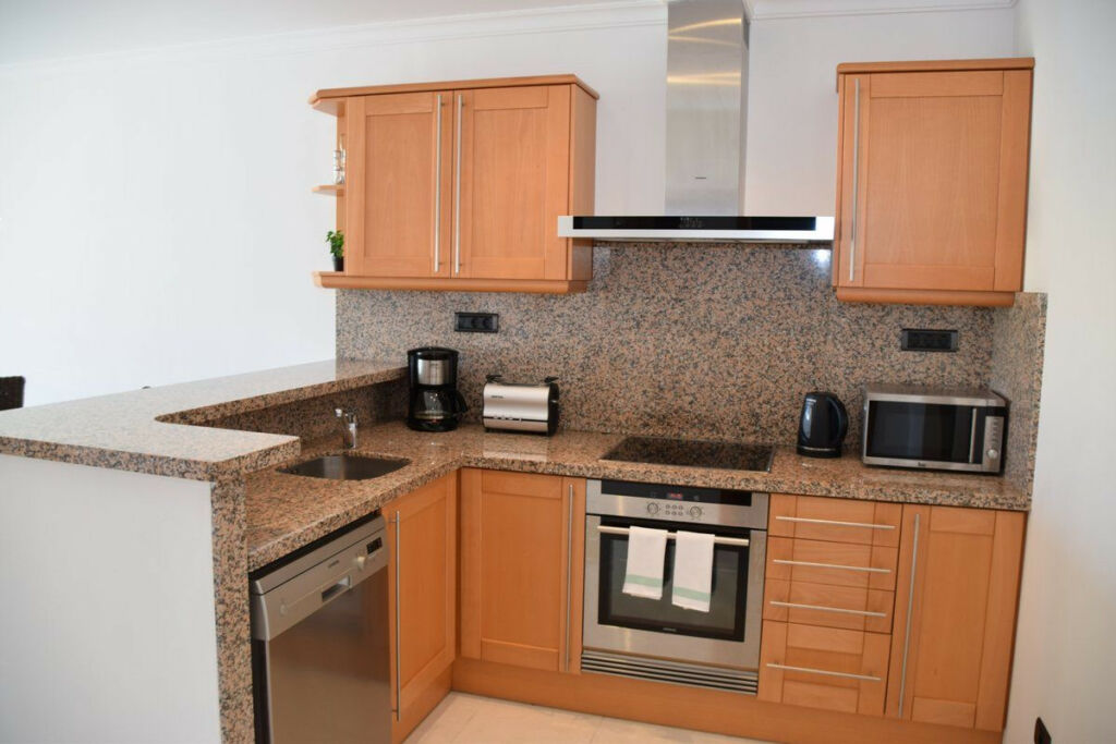 Middle Floor Apartment La Fustera Alicante - image 11