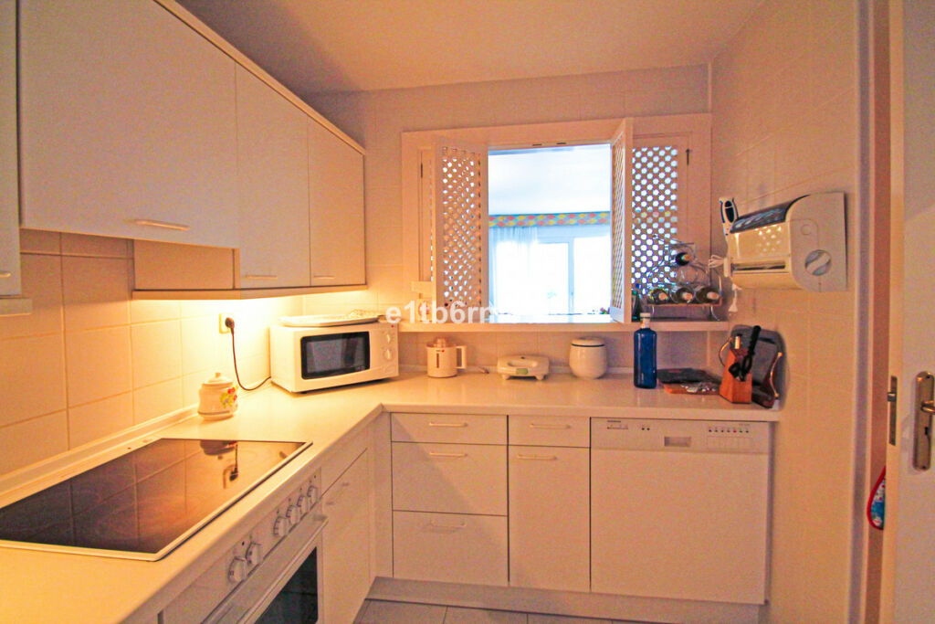 Ground Floor Apartment The Golden Mile Málaga - image 12