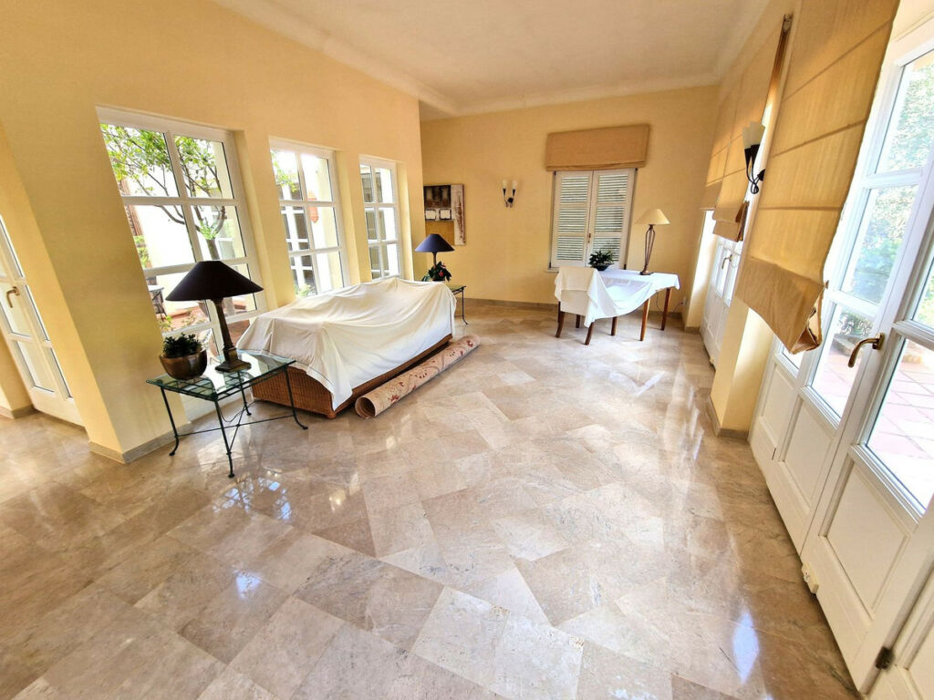 Detached Villa Calahonda Málaga - image 12