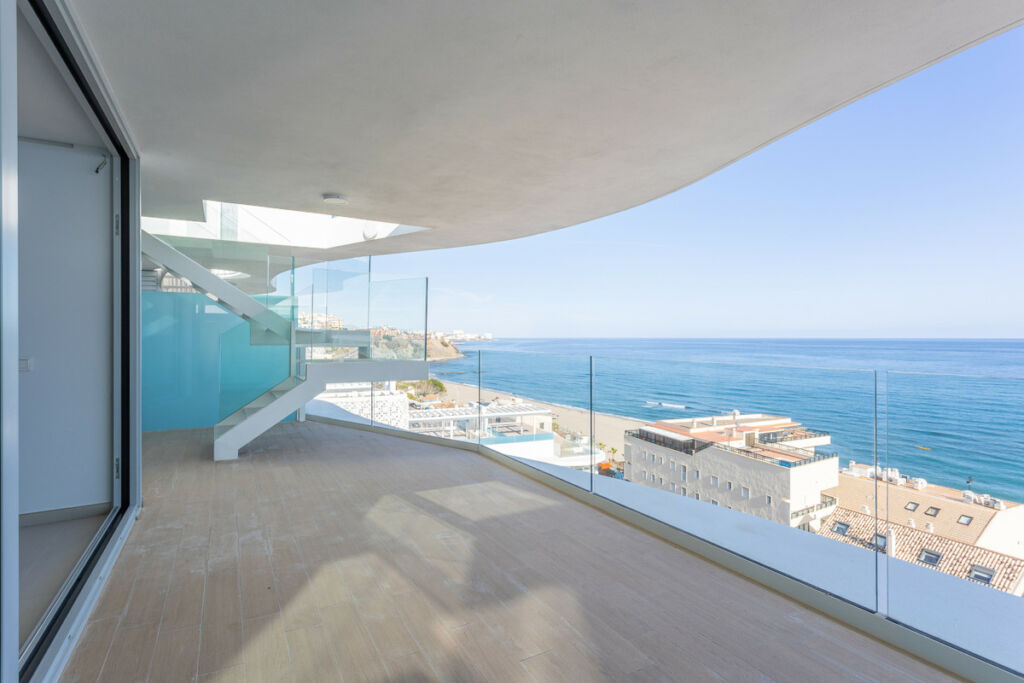 Penthouse Carvajal Málaga - image 12