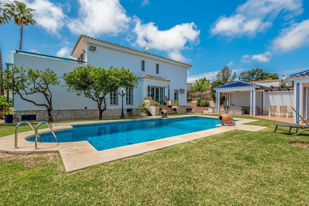 Detached Villa Benalmadena Málaga - image 12
