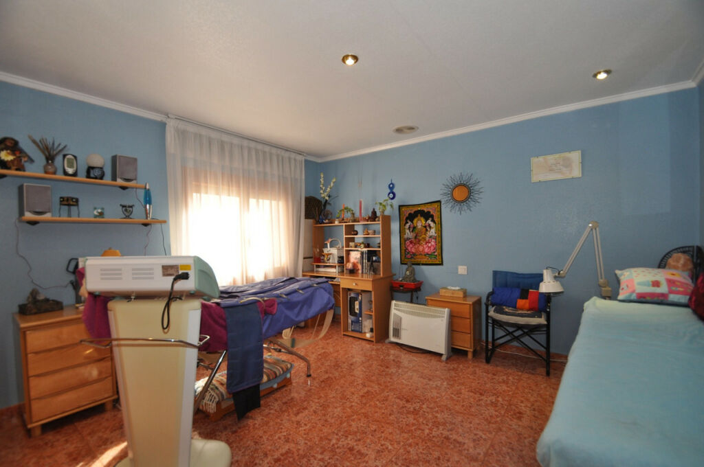 Townhouse Pinoso Alicante - image 12