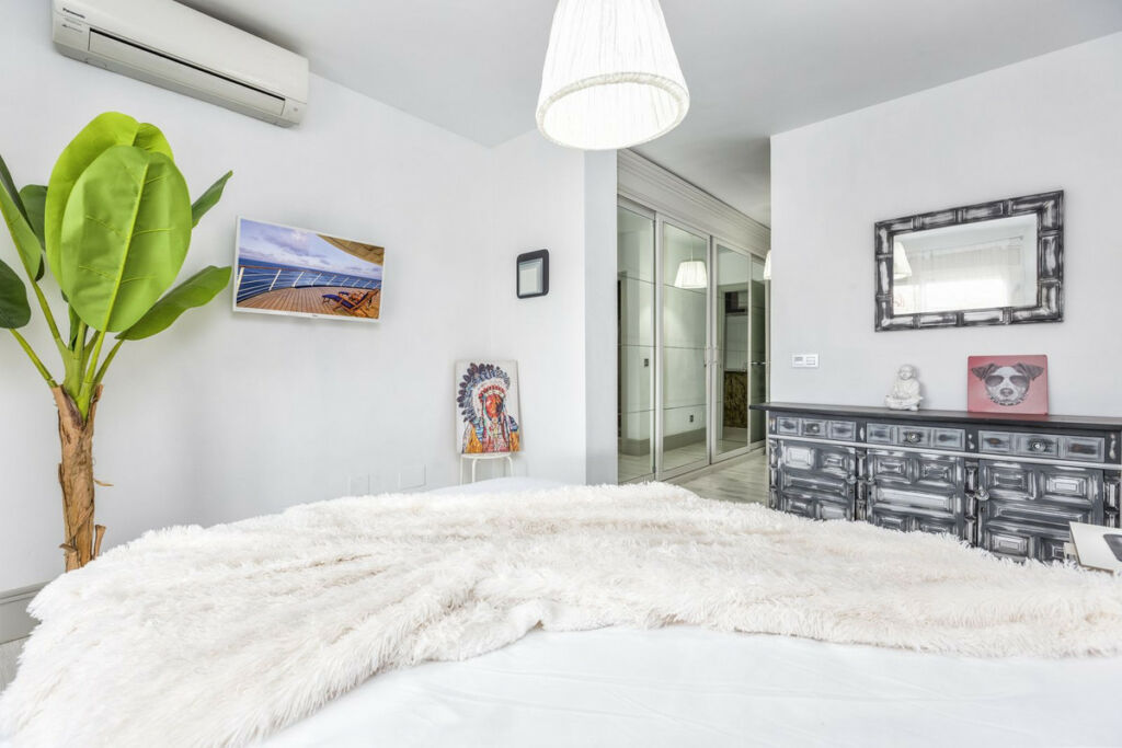 Middle Floor Apartment Nueva Andalucía Málaga - image 16
