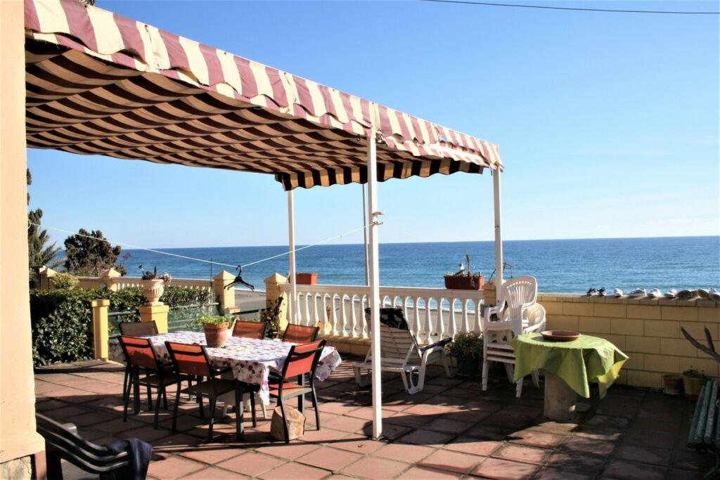 Detached Villa Benajarafe Málaga - image 11