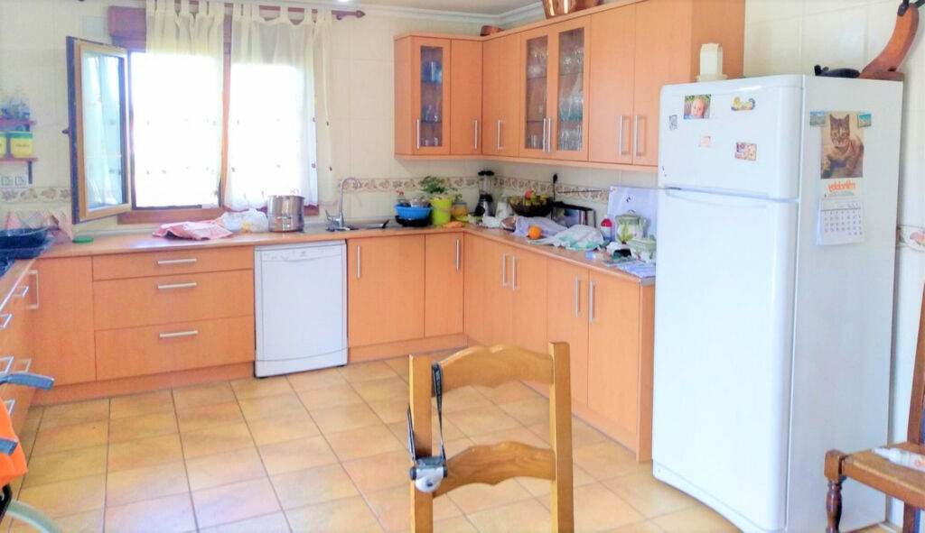Detached Villa Aspe Alicante - image 13