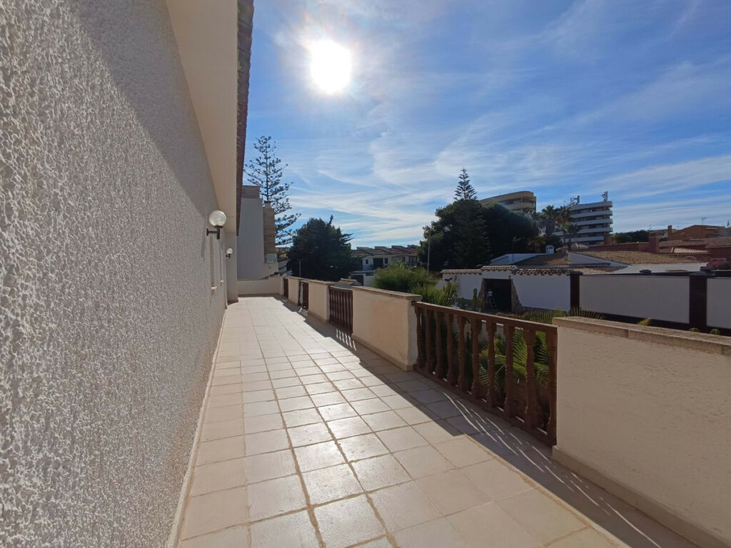 Detached Villa La Zenia Alicante - image 13