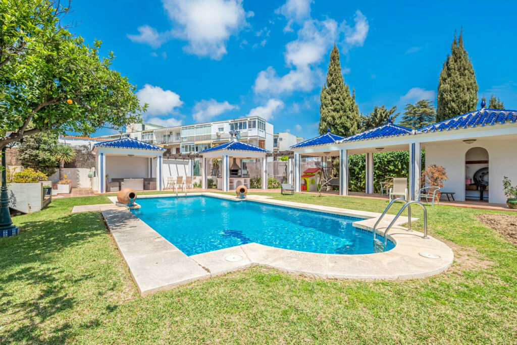 Detached Villa Benalmadena Málaga - image 13