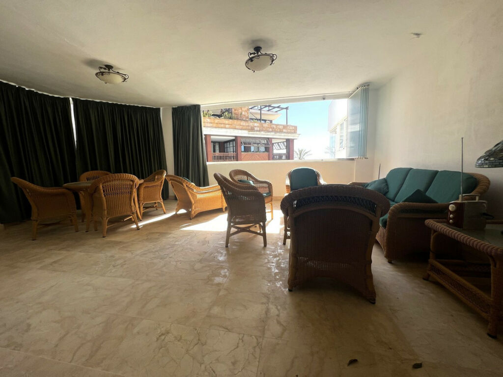 Middle Floor Apartment Puerto Banús Málaga - image 13