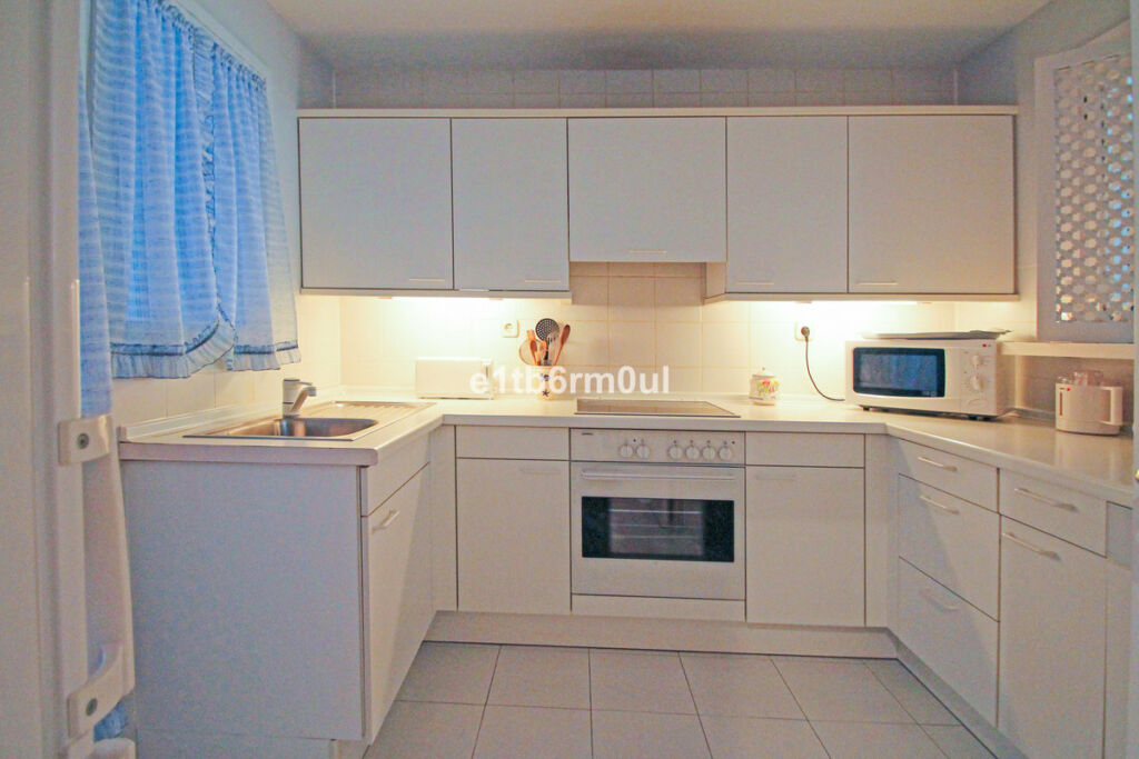 Ground Floor Apartment The Golden Mile Málaga - image 13