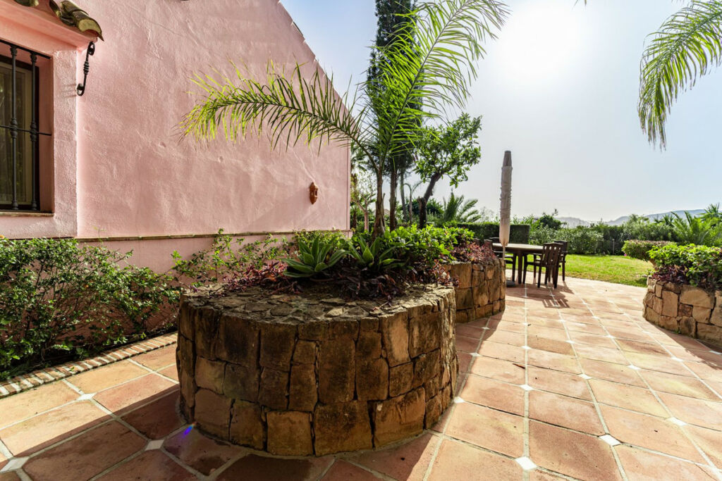 Detached Villa Benahavís Málaga - image 13