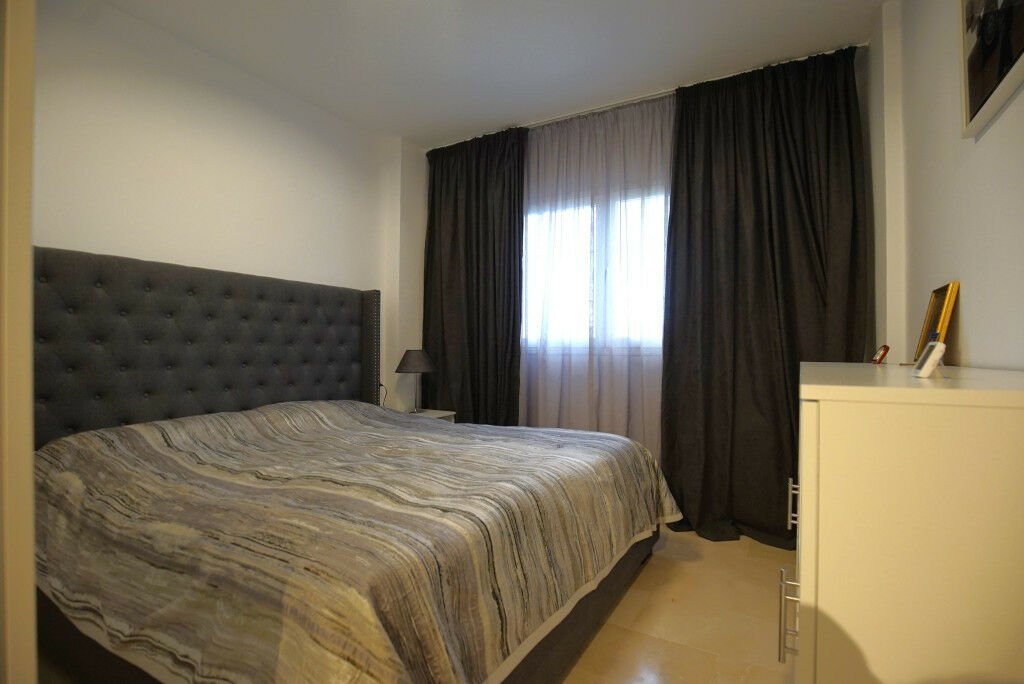 Middle Floor Apartment Estepona Málaga - image 13