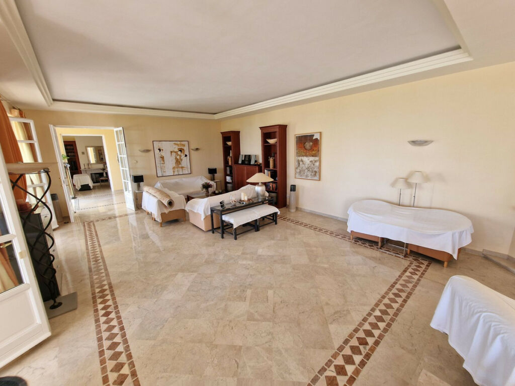 Detached Villa Calahonda Málaga - image 13