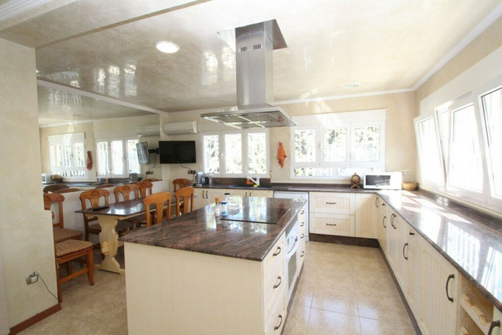Detached Villa Cabo Roig Alicante - image 13