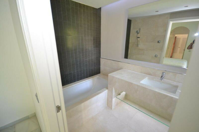 Detached Villa Guadalmina Baja Málaga - image 13