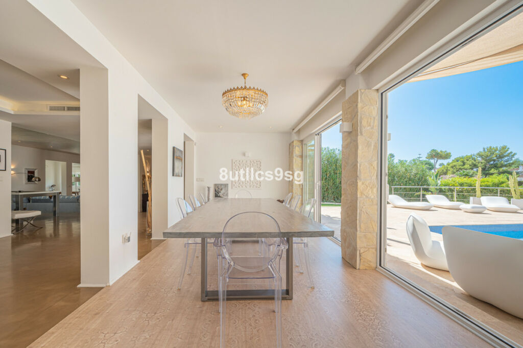 Detached Villa Nueva Andalucía Málaga - image 13