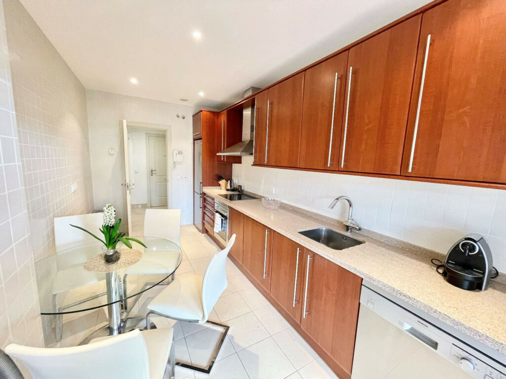 Ground Floor Apartment The Golden Mile Málaga - image 17