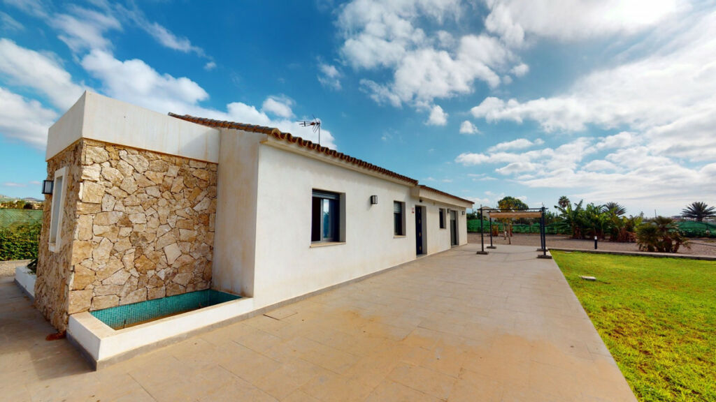 Detached Villa Almayate Málaga - image 11