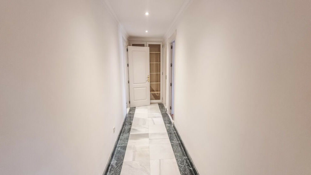 Middle Floor Apartment Marbella Málaga - image 14