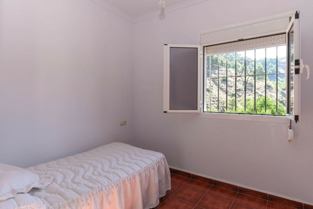 Detached Villa Alozaina Málaga - image 14